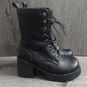 Candies Vtg 90s Black Platform Chunky Lace Up Boot